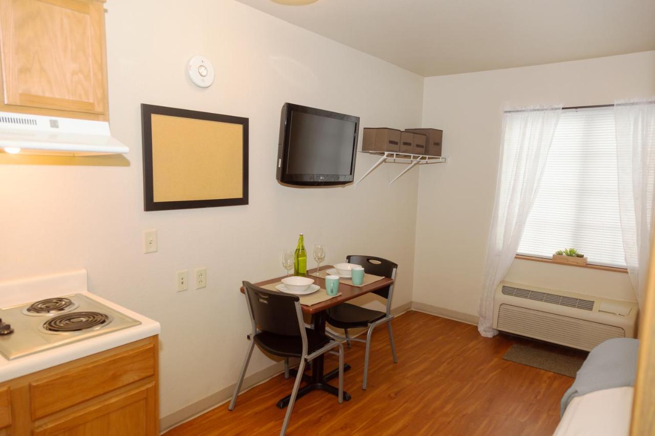Standard Double Room with Two Double Beds - Non-Smoking at Siegel Select Alexandria