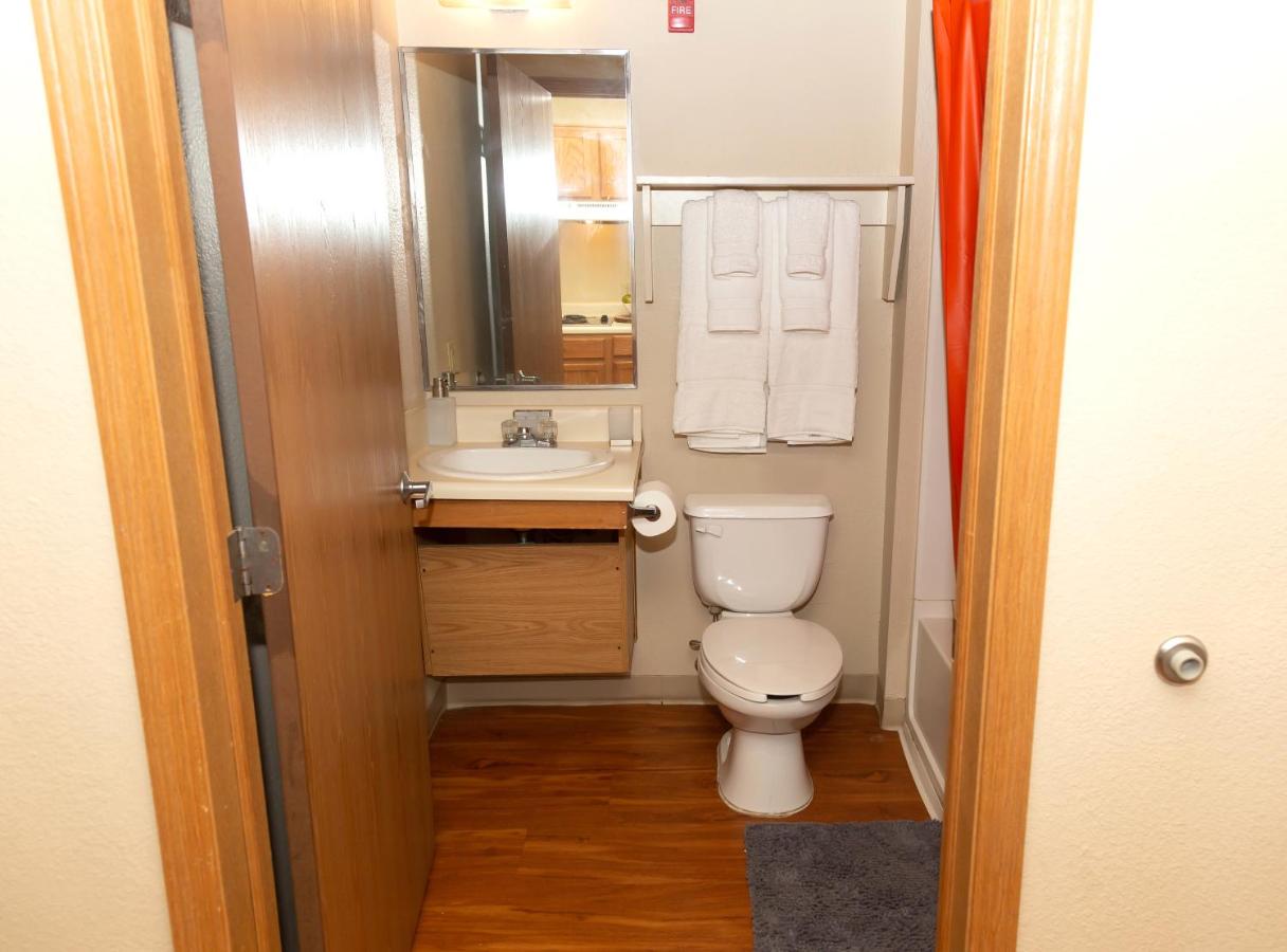 Standard Double Room with Two Double Beds - Non-Smoking at Siegel Select Alexandria