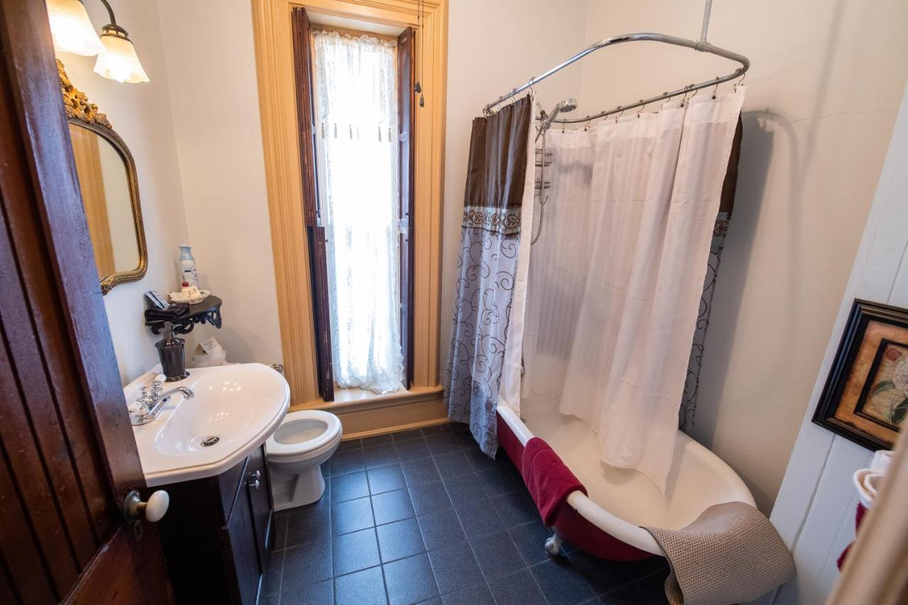 | Spencer House Bed & Breakfast