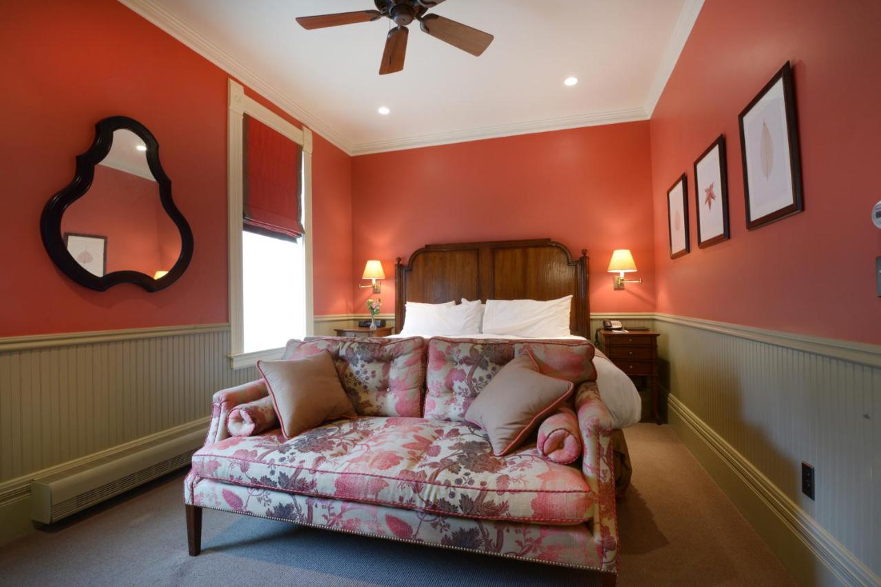 | New Sheridan Hotel