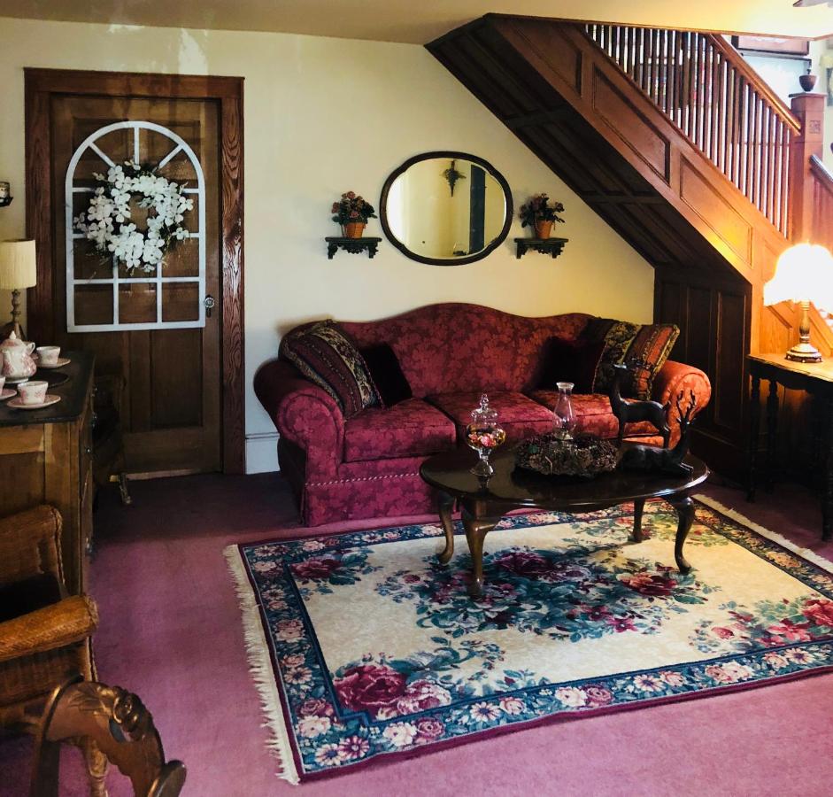 | The Bella Ella Bed and Breakfast
