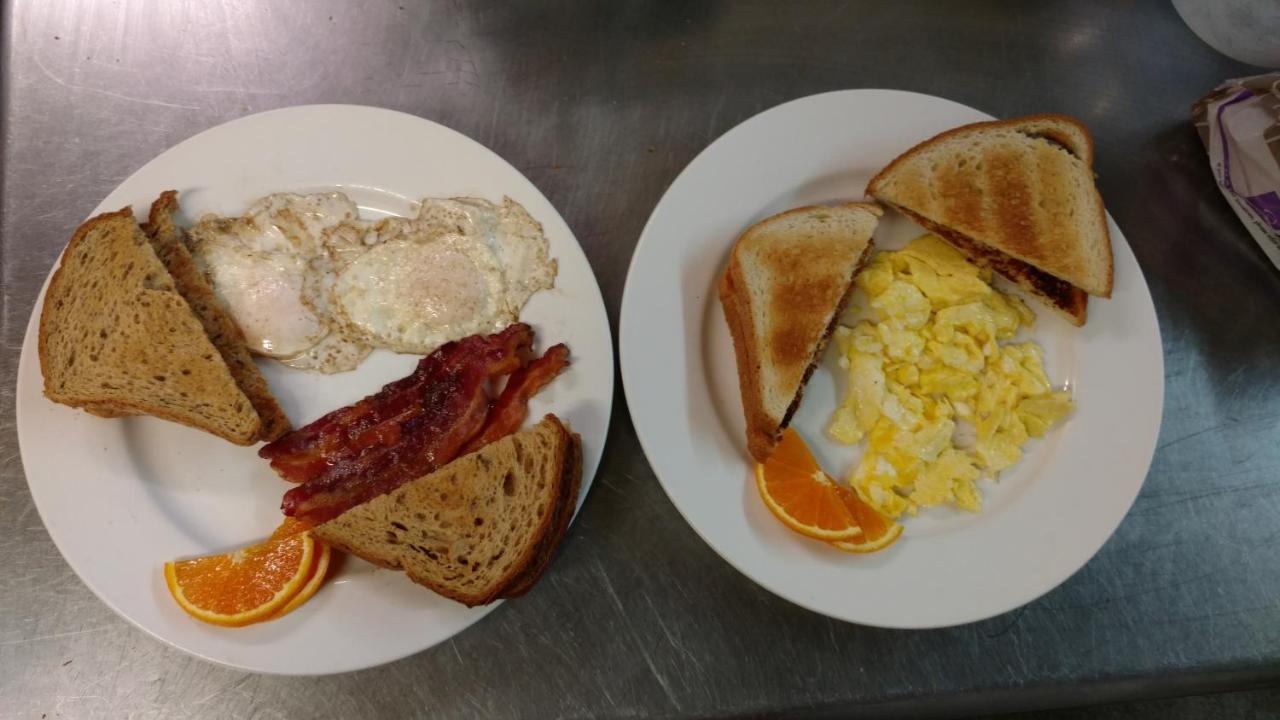 | Lakewood Lodge & Restaurant