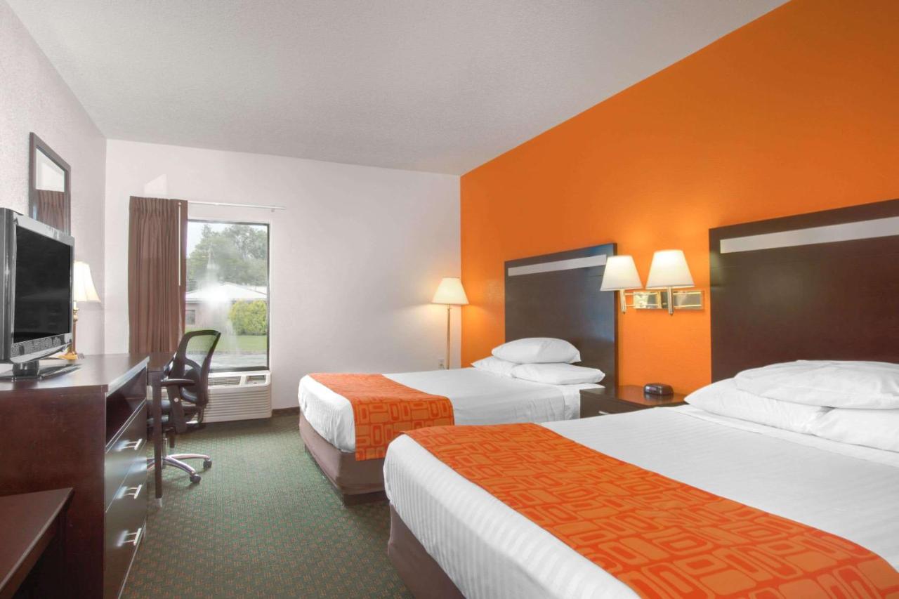 Room #52883911 at Howard Johnson by Wyndham Beckley