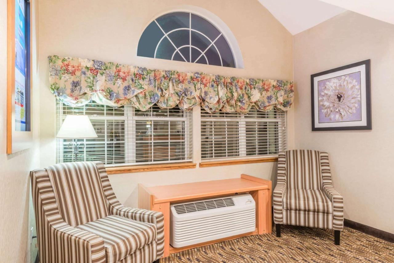| Microtel Inn & Suites by Wyndham Uncasville