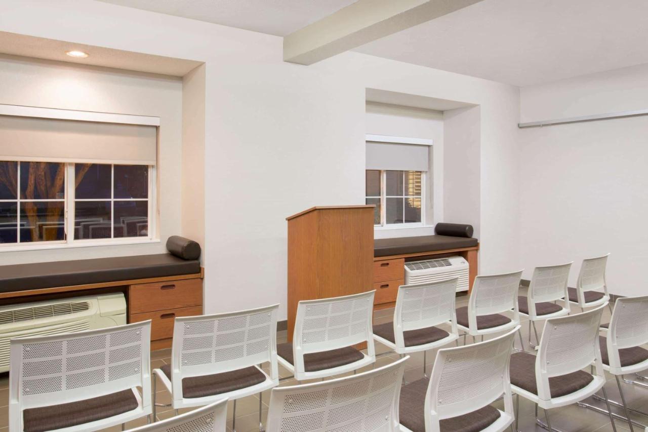 | Microtel Inn & Suites Leesburg