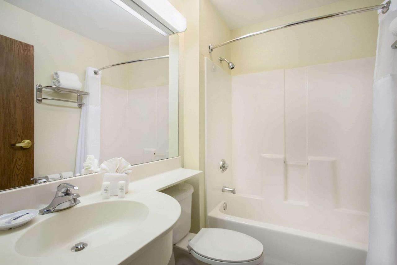| Microtel Inn & Suites Leesburg