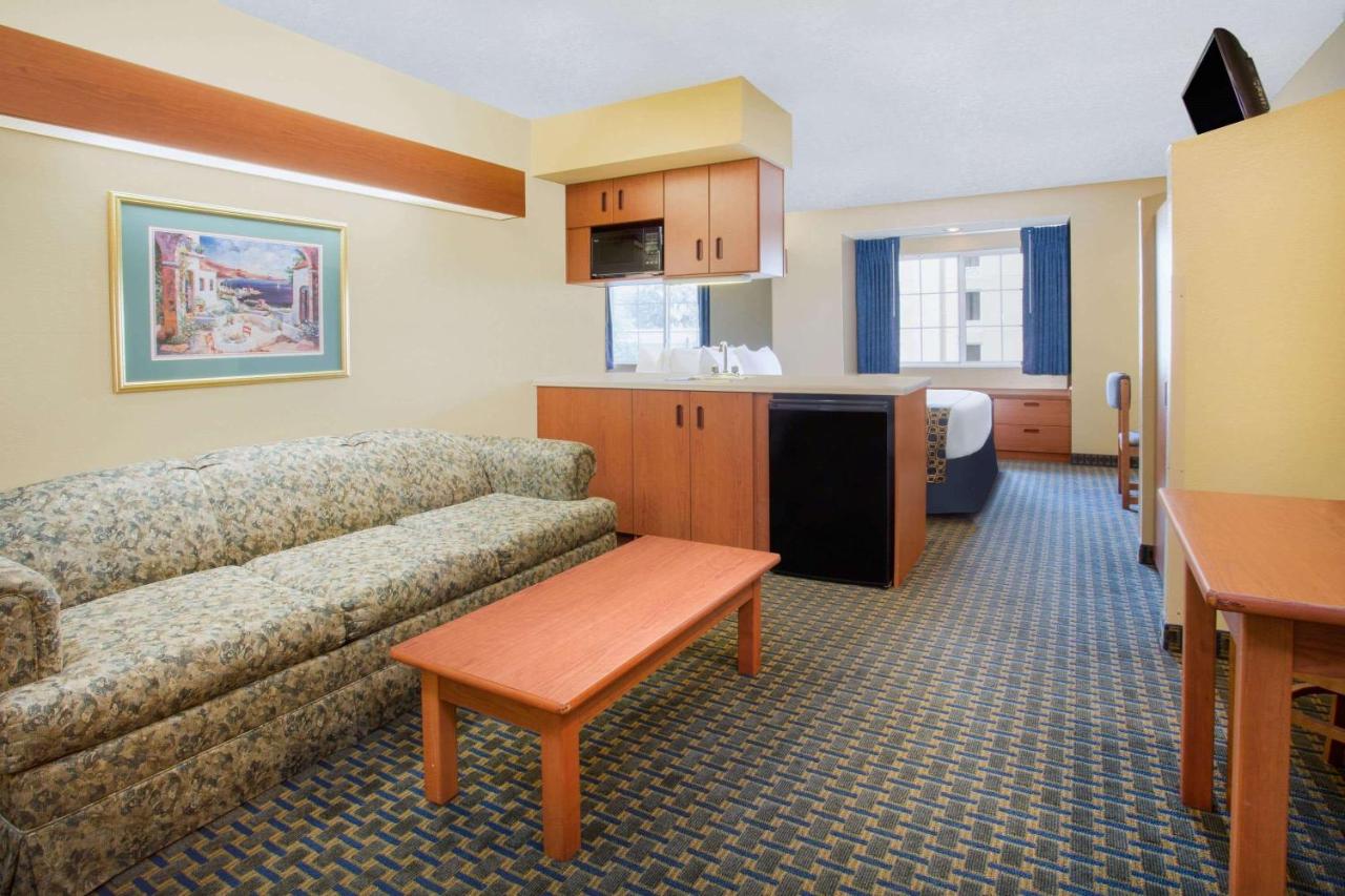 | Microtel Inn & Suites Leesburg