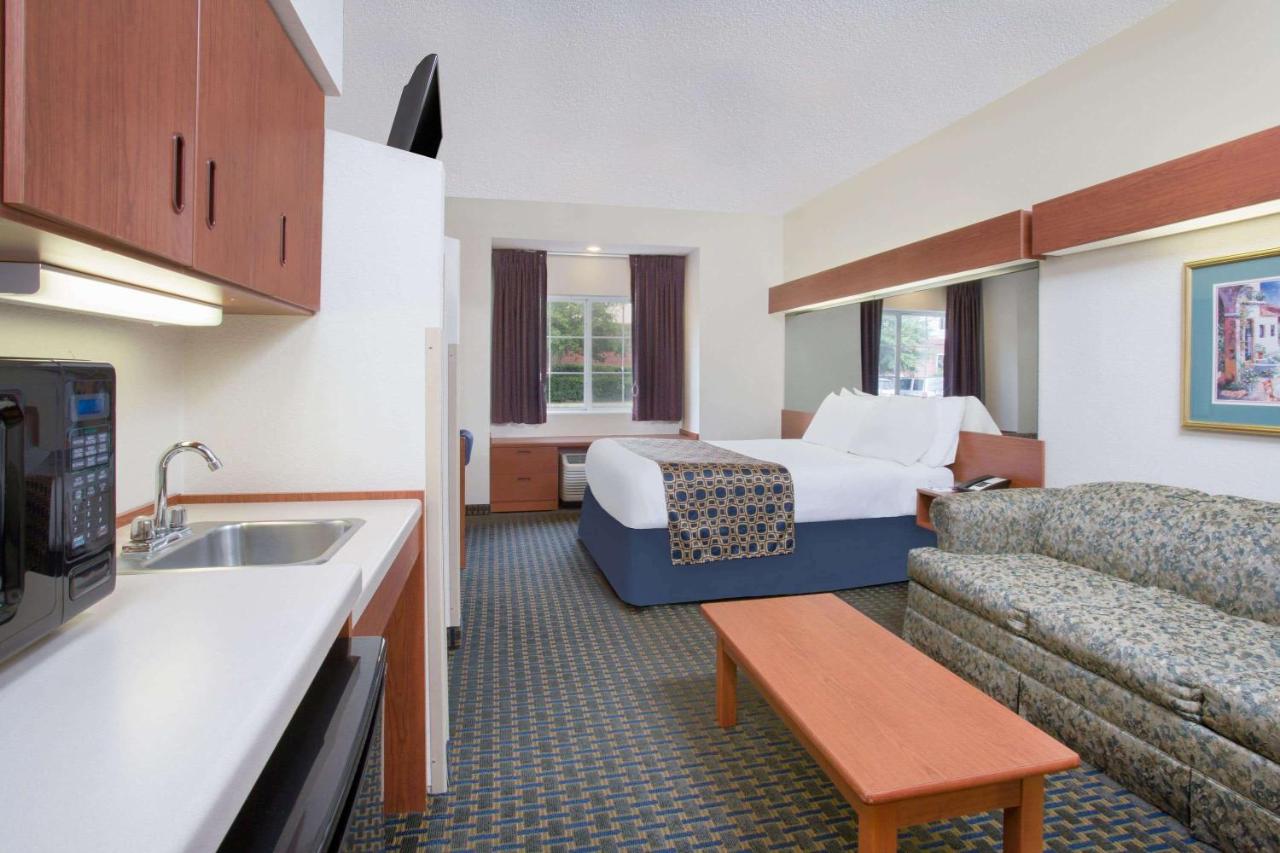 | Microtel Inn & Suites Leesburg