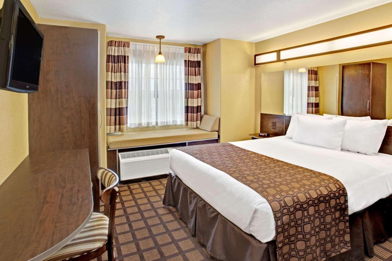 Queen Room - Disability Access/Non-Smoking at Microtel Inn & Suites by Wyndham Cartersville