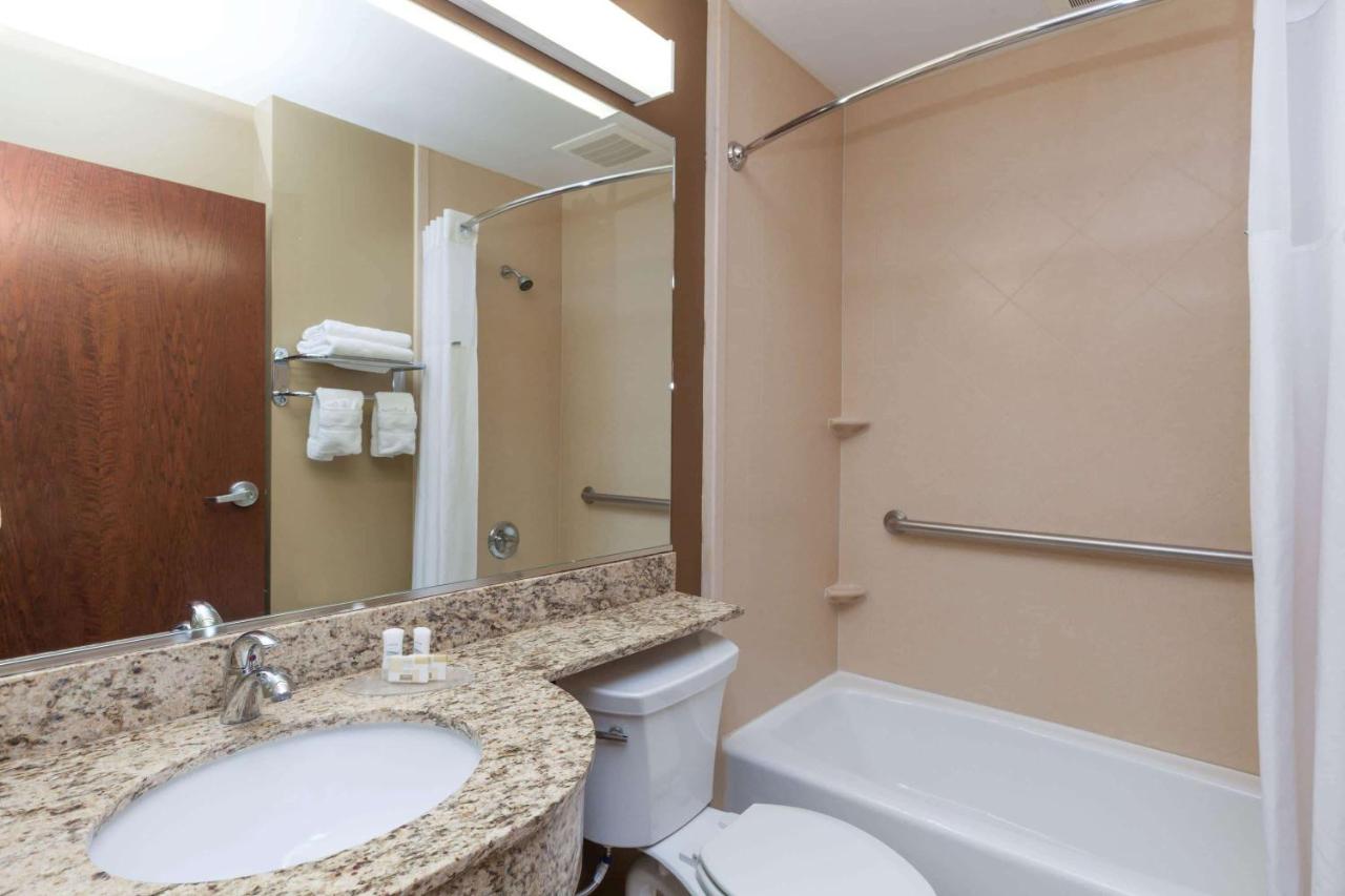 | Microtel Inn & Suites by Wyndham Wheeler Ridge