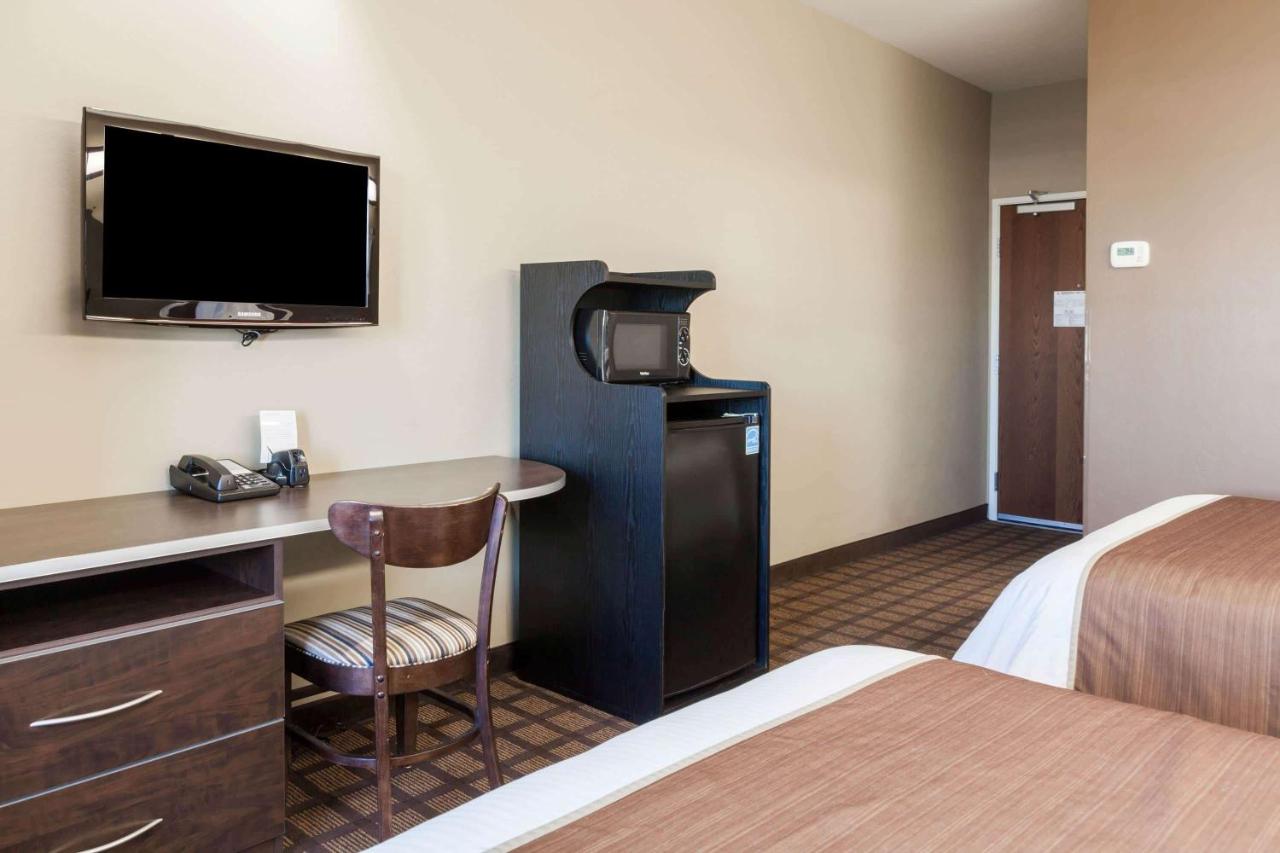 | Microtel Inn & Suites by Wyndham Wheeler Ridge