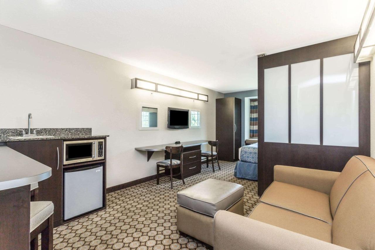 | Microtel Inn & Suites by Wyndham Spring Hill/Weeki Wachee