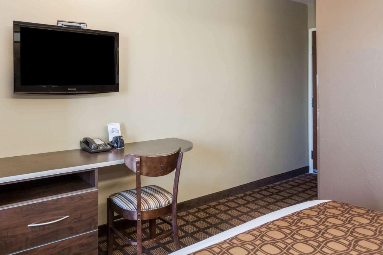 | Microtel Inn & Suites by Wyndham Wheeler Ridge