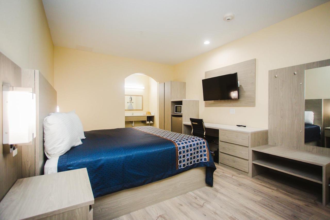  | Palace Inn Katy Mills