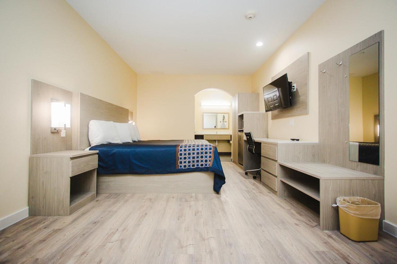  | Palace Inn Katy Mills