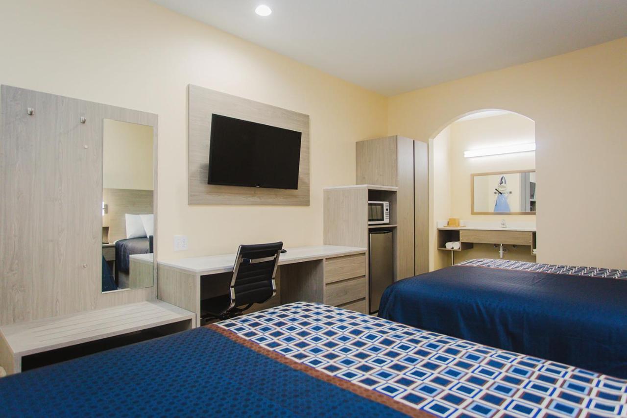  | Palace Inn Katy Mills