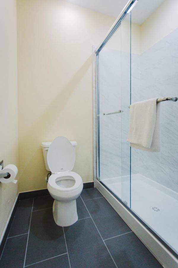  | Palace Inn Katy Mills