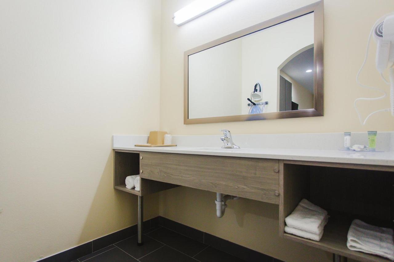  | Palace Inn Katy Mills