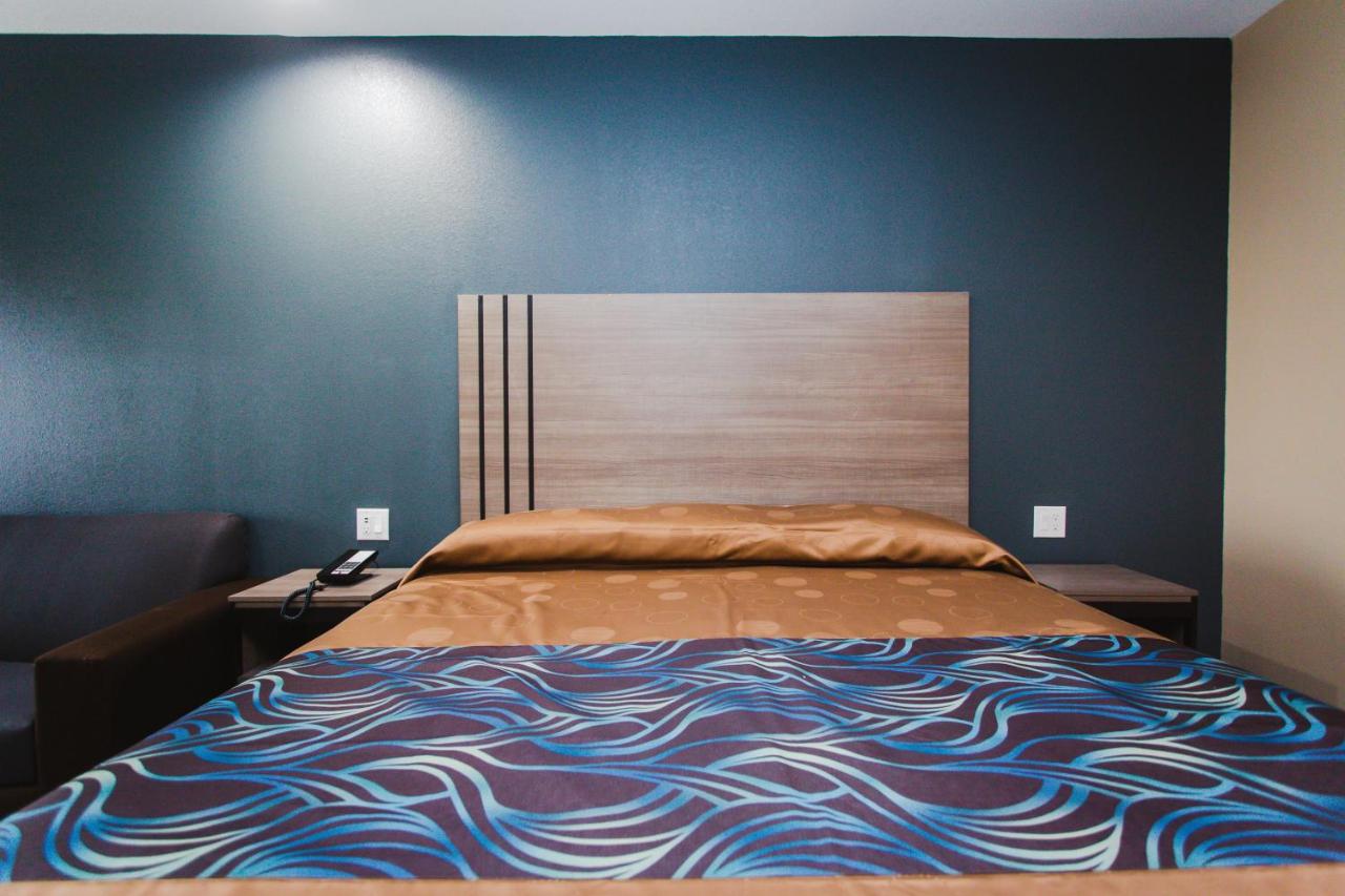 | Budget Host Inn & Suites