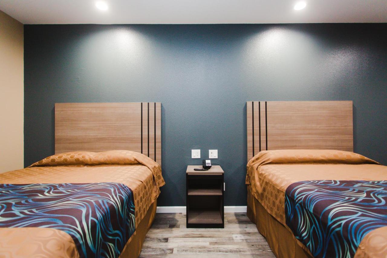  | Budget Host Inn & Suites