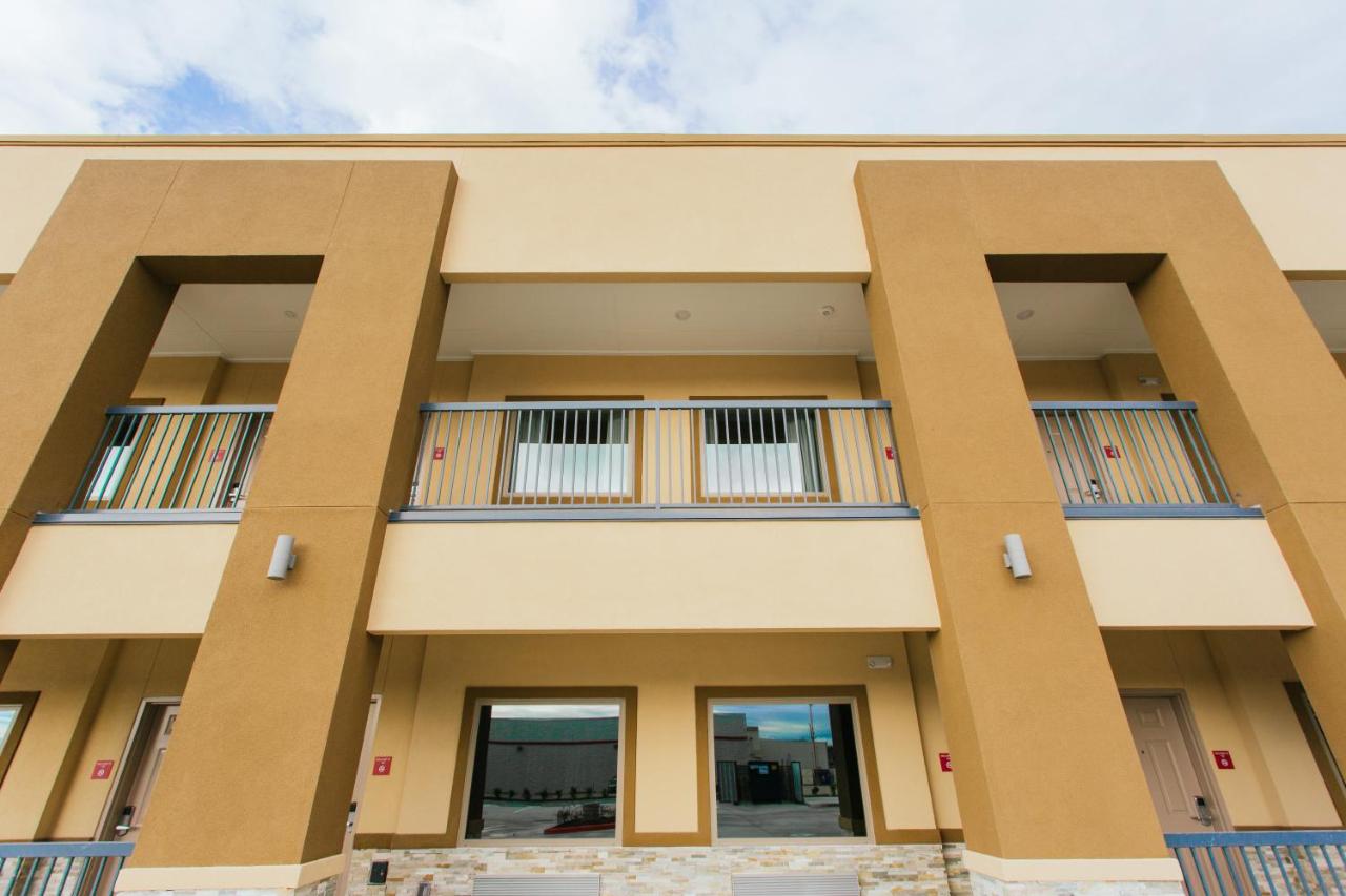 | Budget Host Inn & Suites