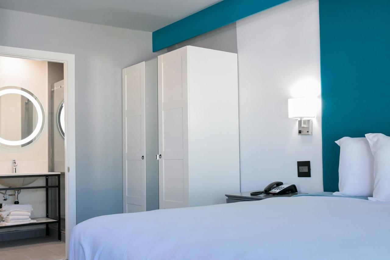 Deluxe King Suite at Tilbury Inn