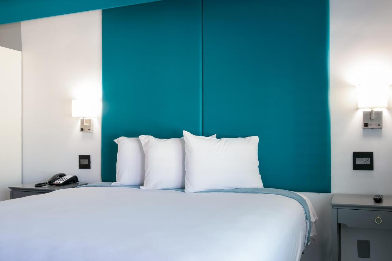 Deluxe King Suite at Tilbury Inn