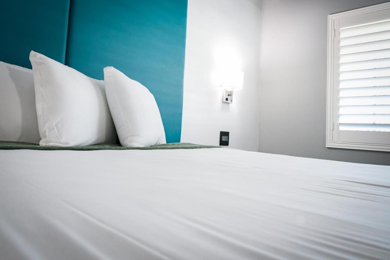 Deluxe King Suite at Tilbury Inn