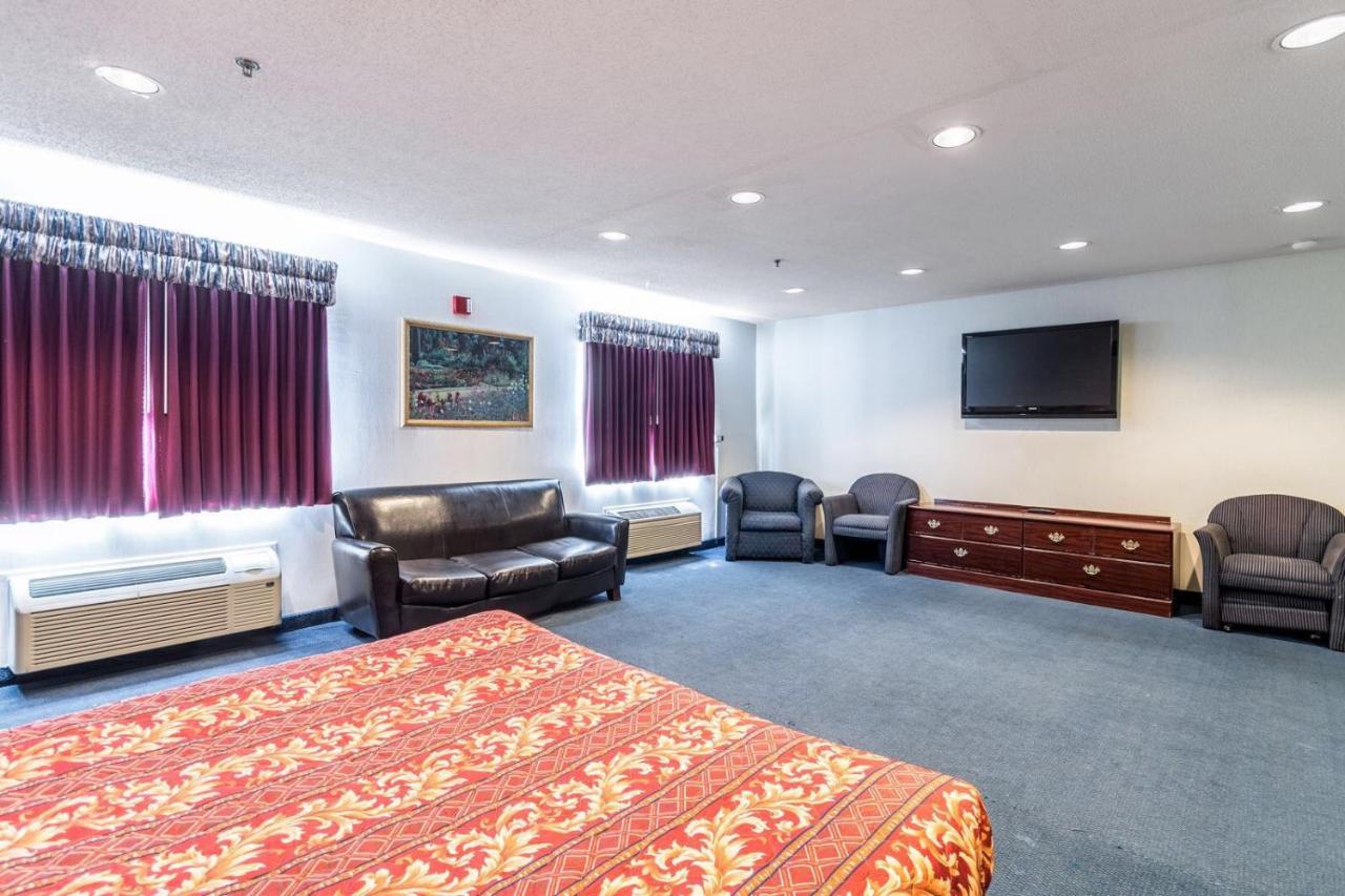 | Q Express Inn & Suites