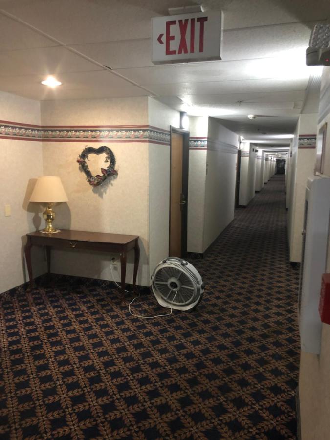 | Q Express Inn & Suites