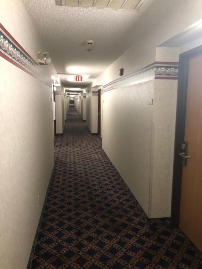 | Q Express Inn & Suites