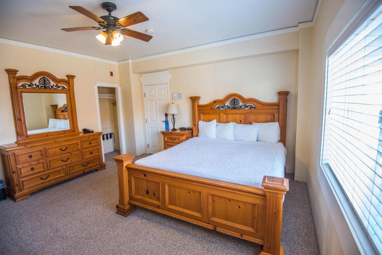  | Pismo Beach Hotel