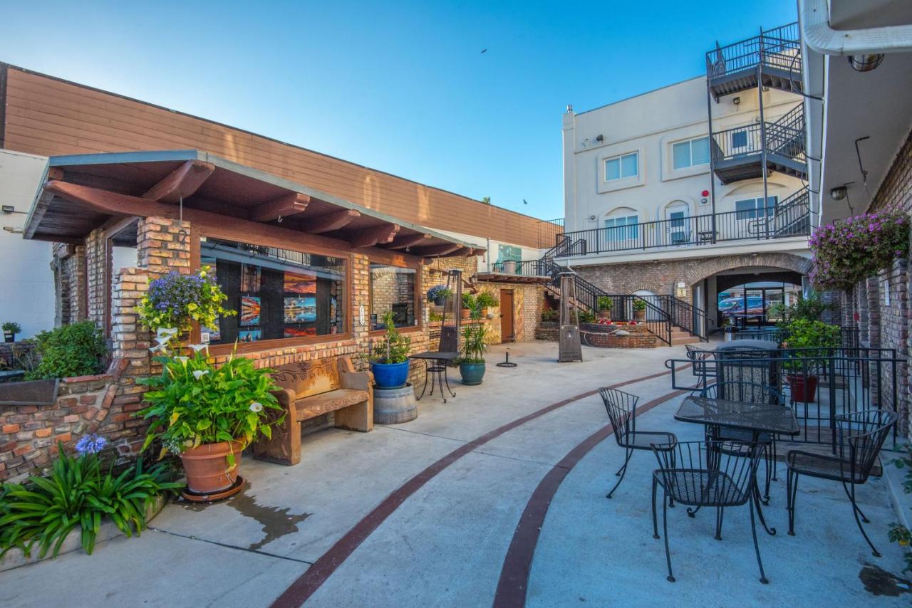  | Pismo Beach Hotel