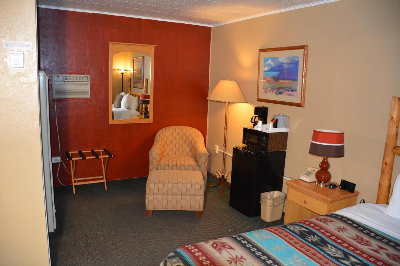 | Sitzmark Chalet Inn