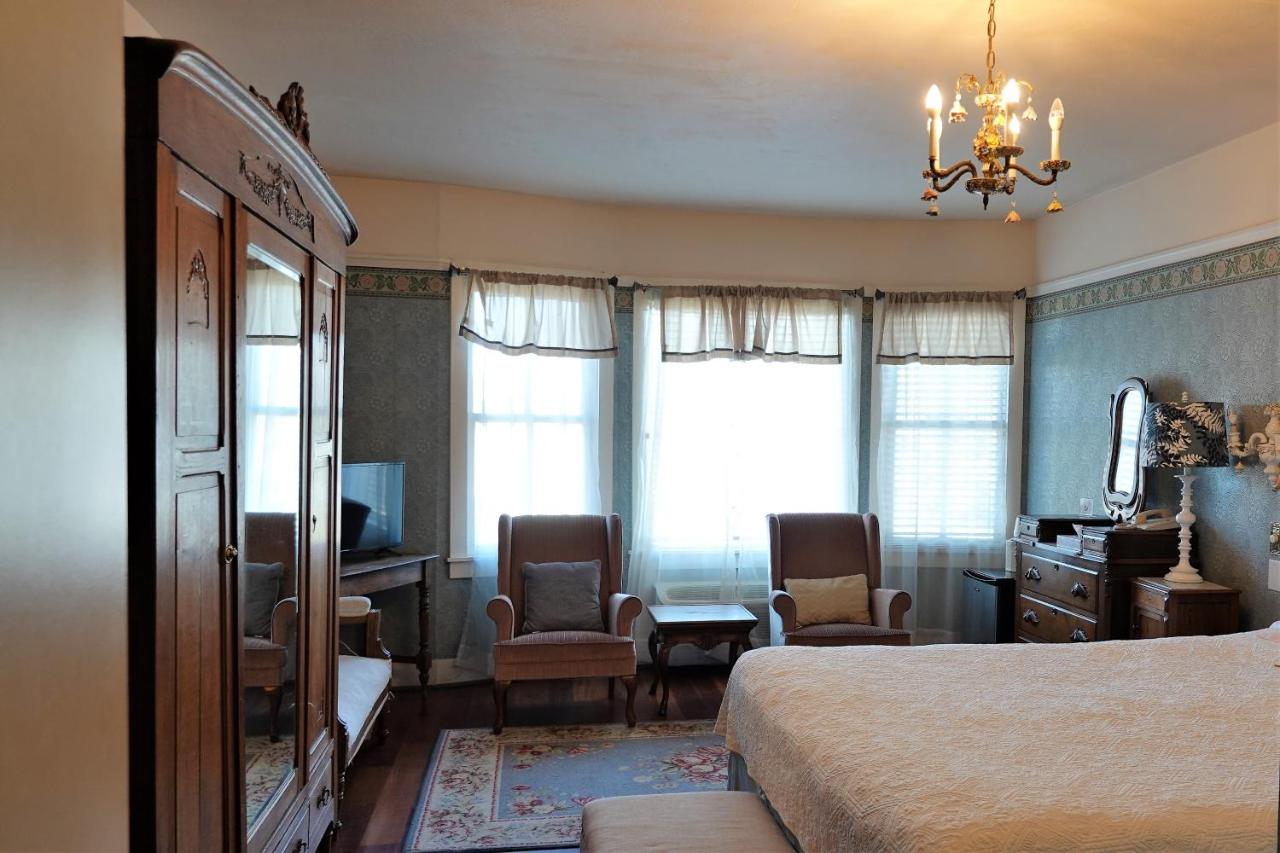 King Room with Sea View at Union Hotel