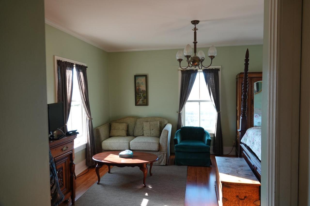 Superior Single Room at Union Hotel