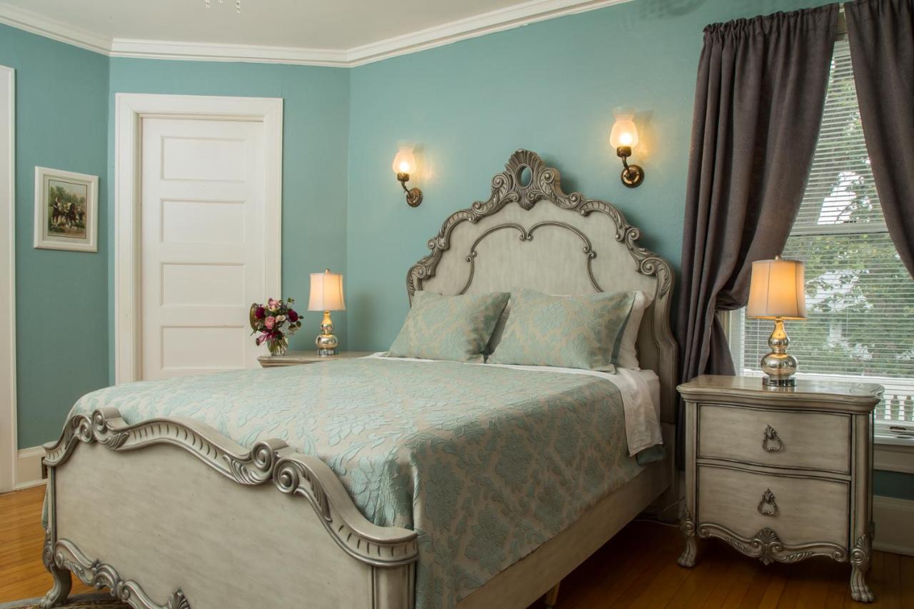 | Ringling House Bed & Breakfast