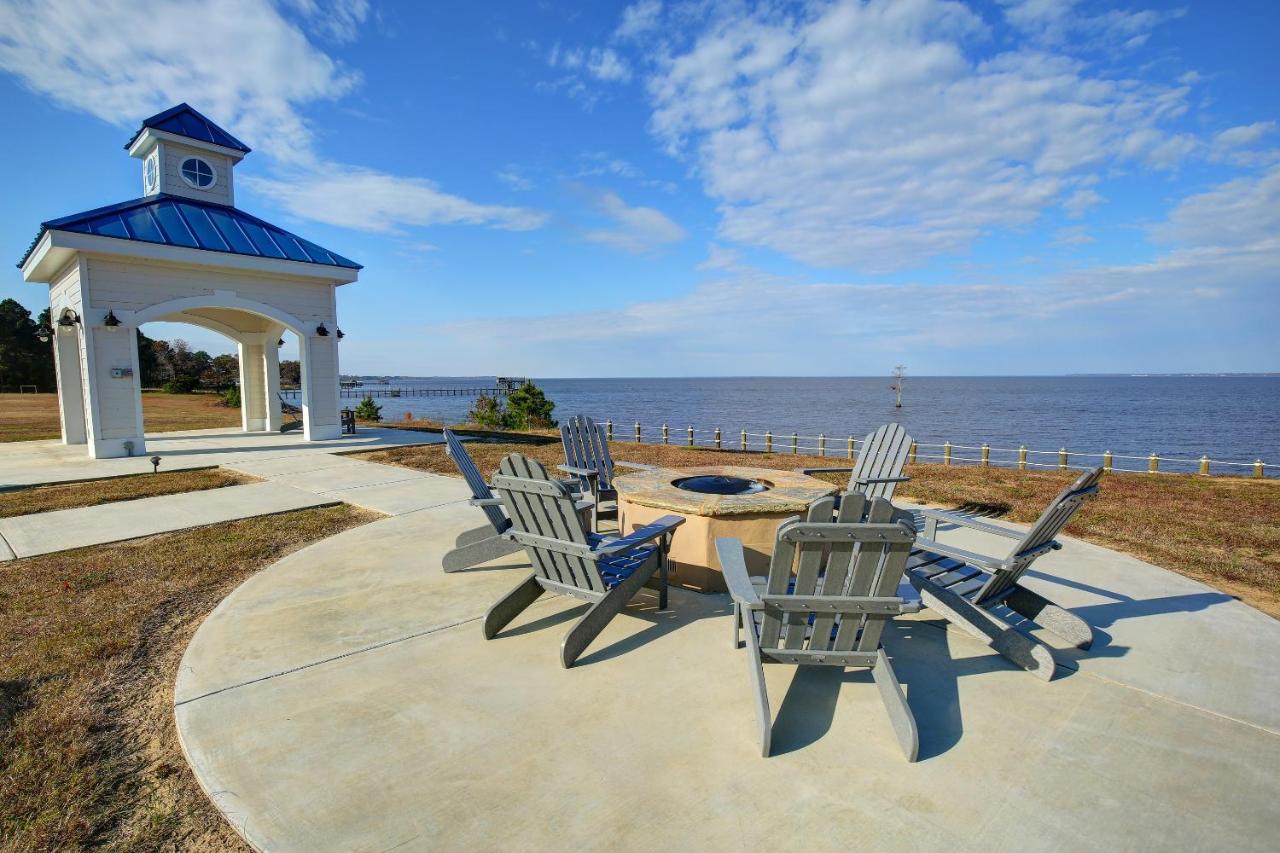 | Waterside Resort by Capital Vacations