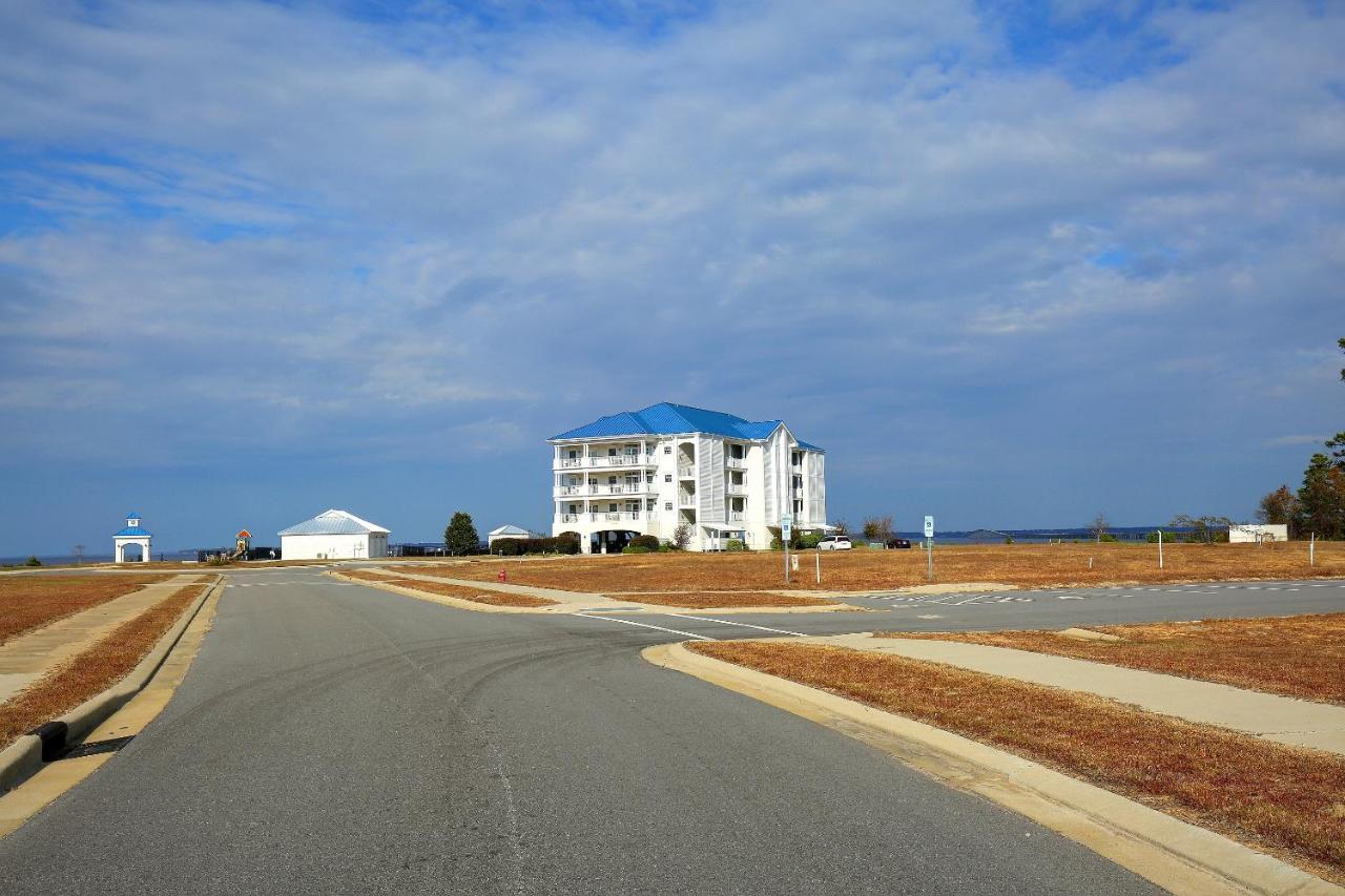 | Waterside Resort by Capital Vacations