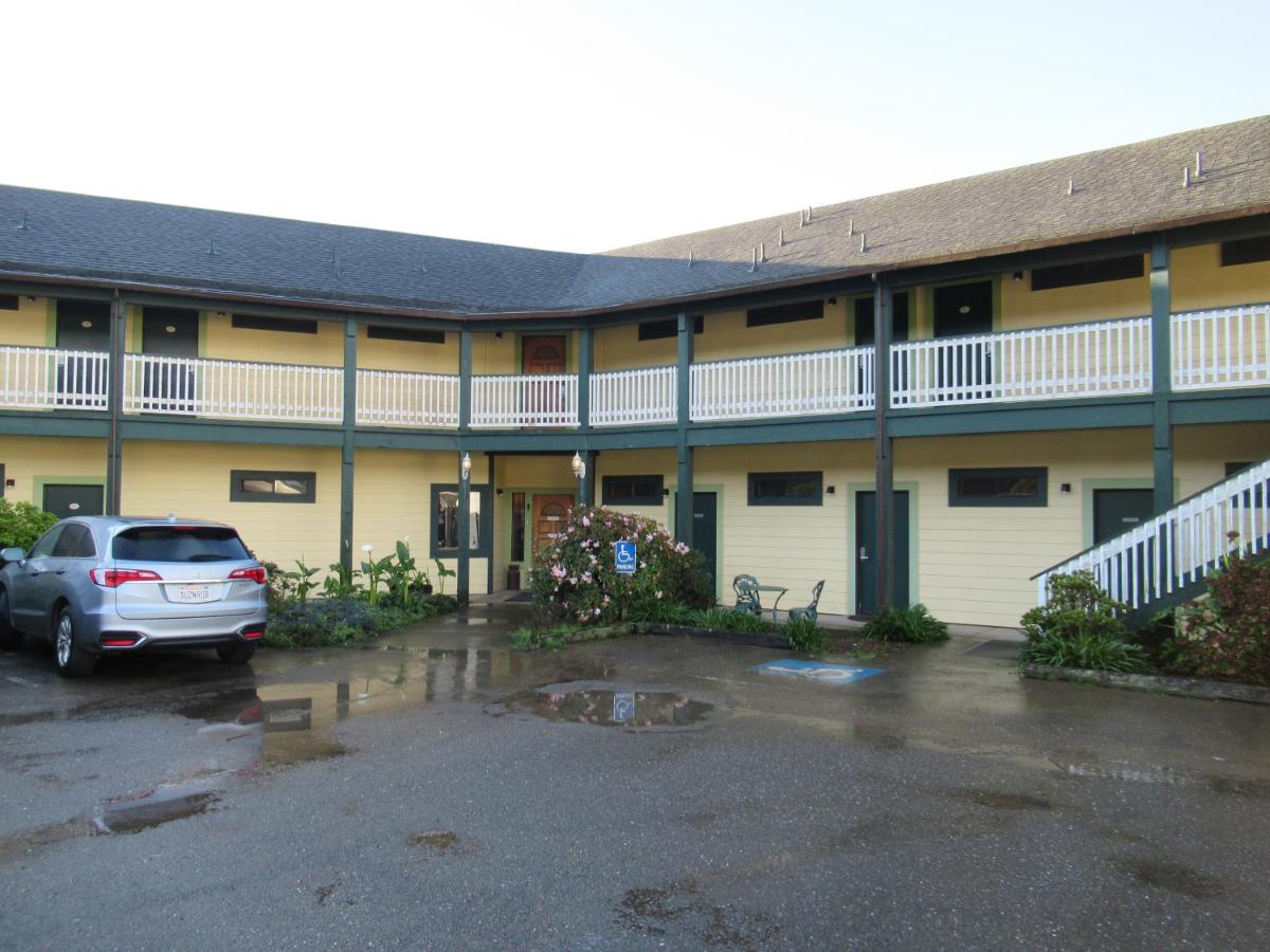 | Gualala Country Inn