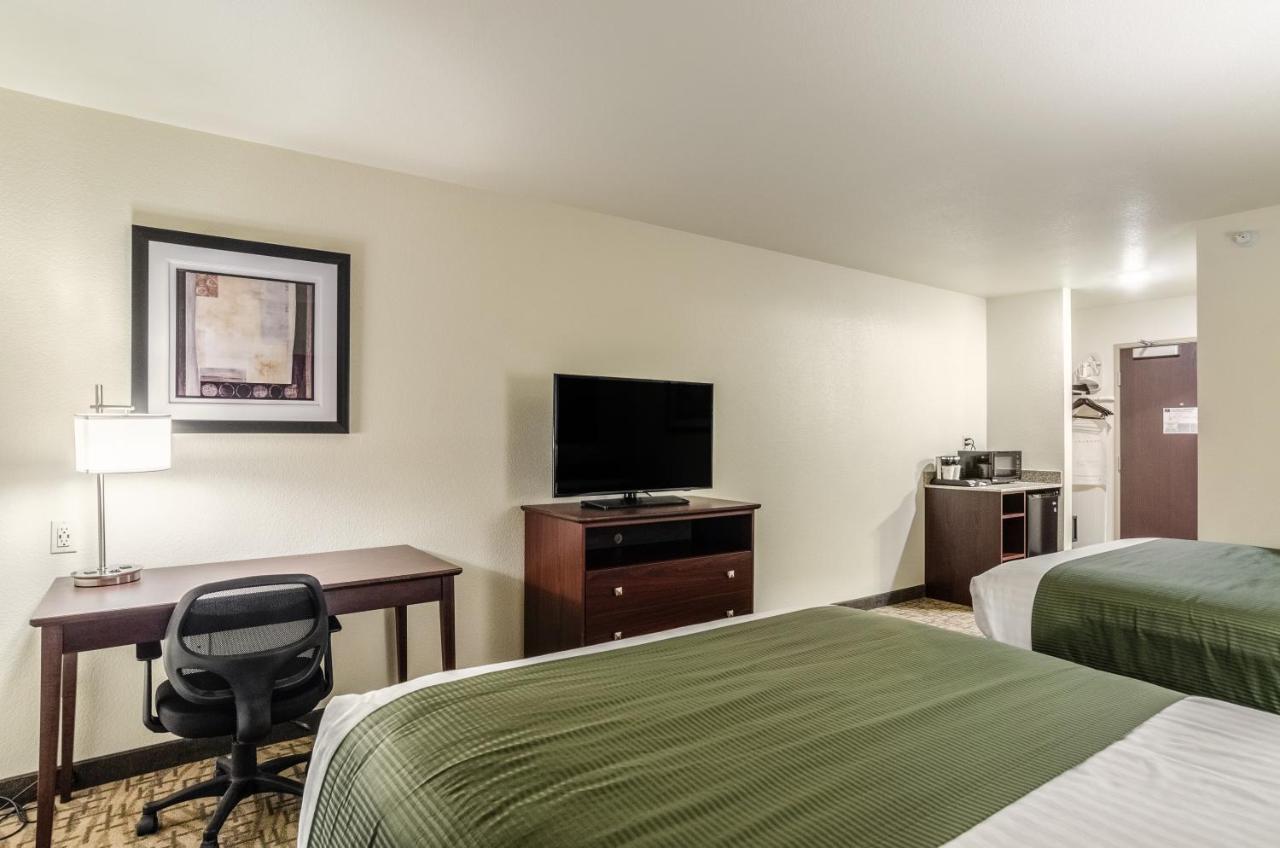 | Cobblestone Inn & Suites - Bridgeport
