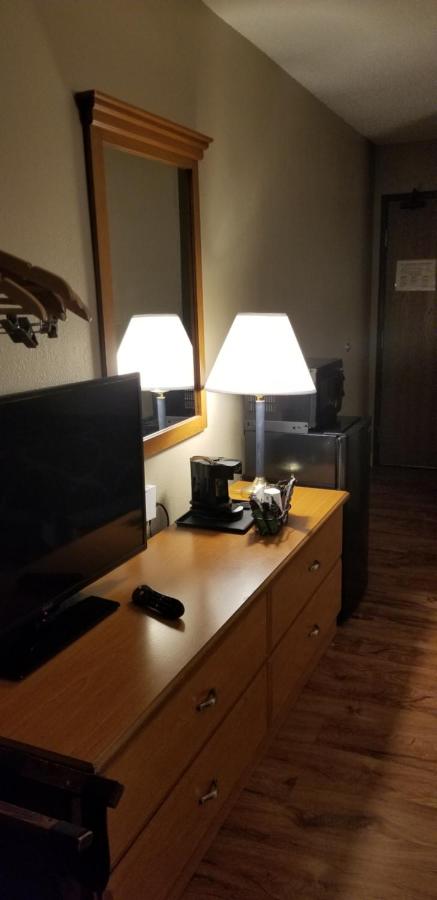 | Super 8 by Wyndham Stroudsburg