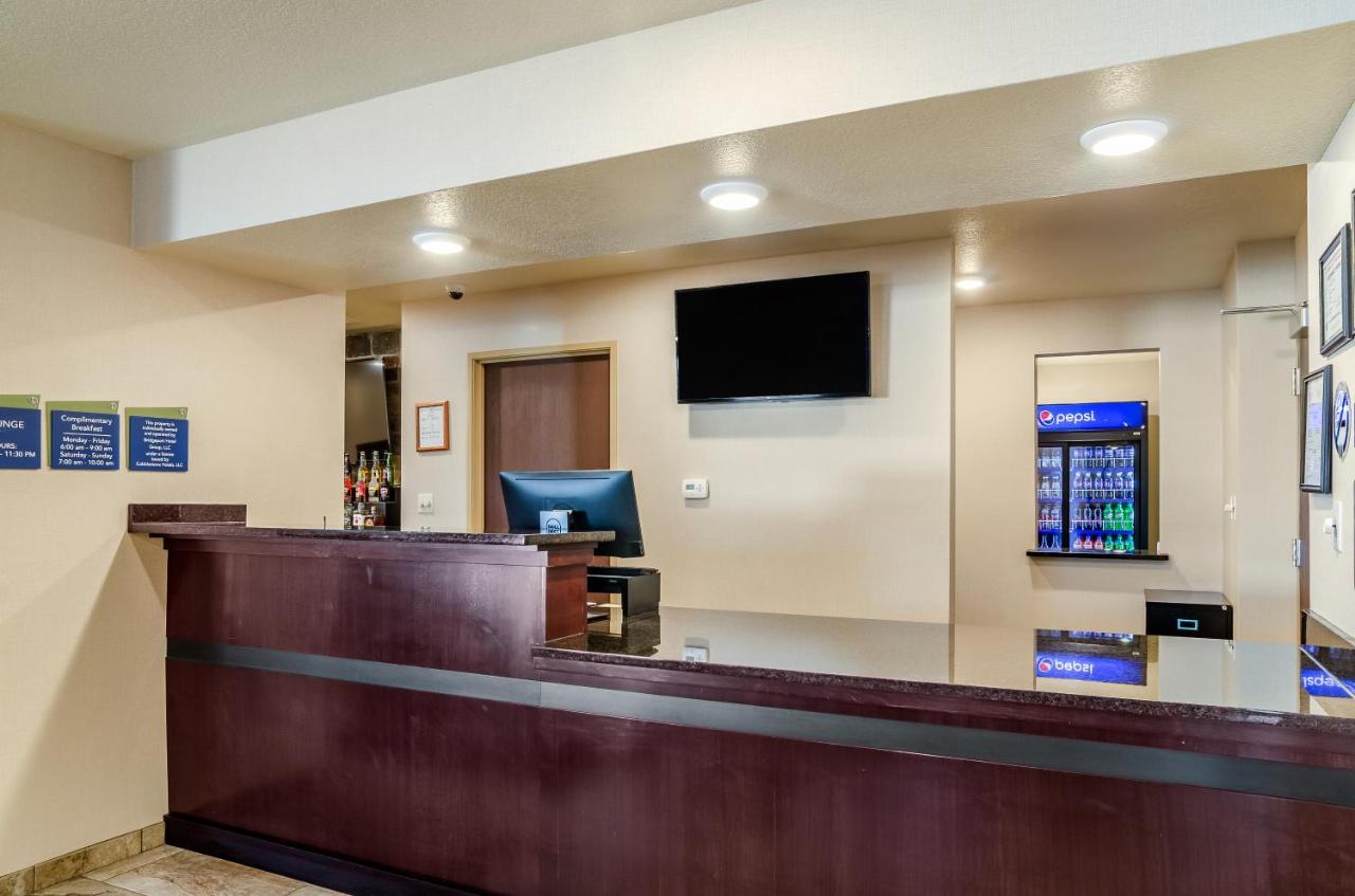 | Cobblestone Inn & Suites - Bridgeport