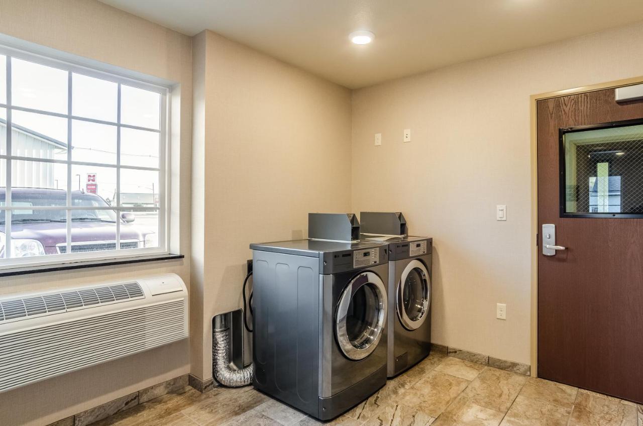 | Cobblestone Inn & Suites - Bridgeport