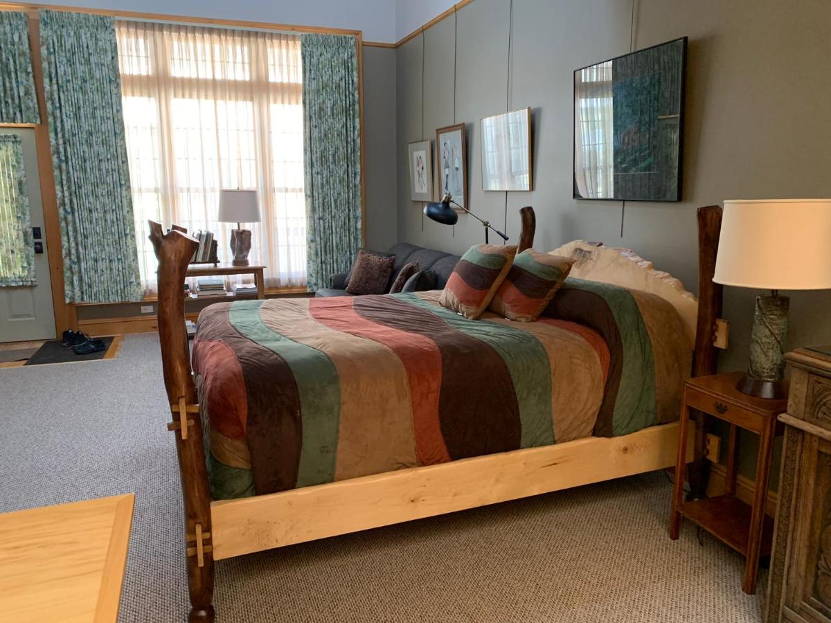  | Abe's Spring Street Guest House