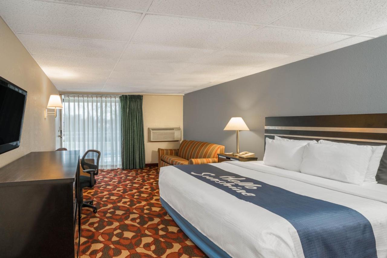 King Studio Suite - Non-Smoking at Days Inn by Wyndham Carlisle North