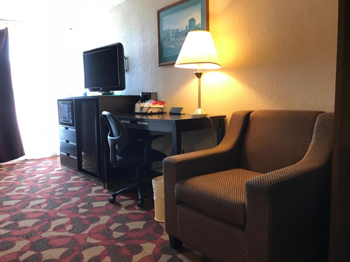 King Room - Non-Smoking at Days Inn by Wyndham Carlisle North