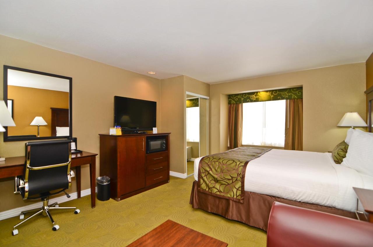 King Suite at Best Western California City Inn & Suites