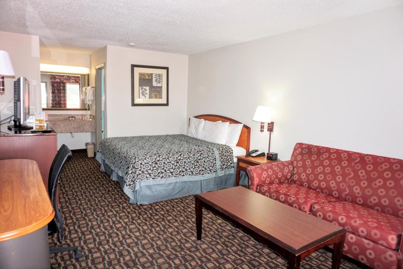 King Room - Non-Smoking at Days Inn by Wyndham Augusta Wheeler Road