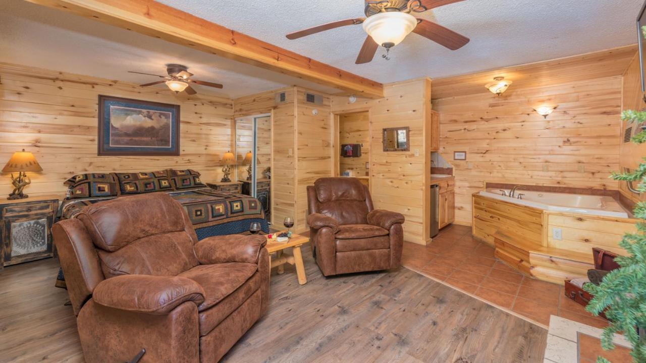 | Upper Canyon Inn